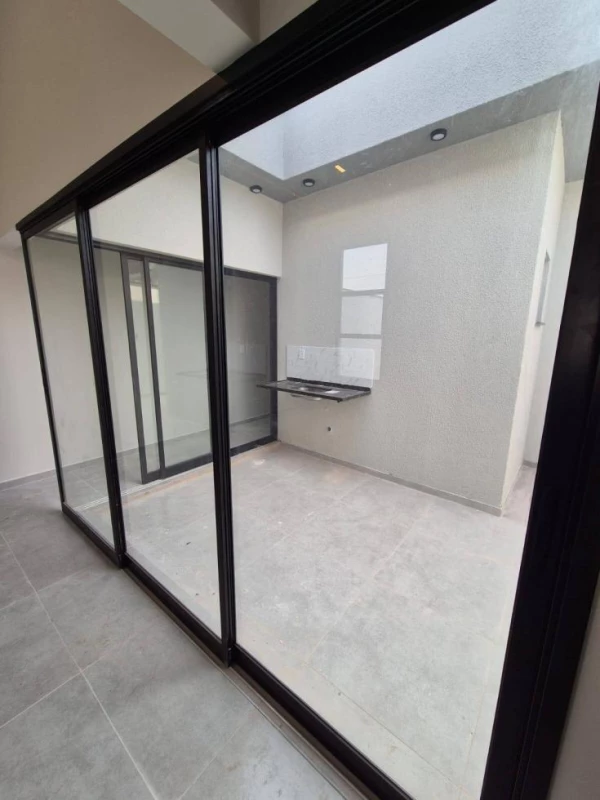 Foto 12: Belíssima Casa 3 dormitórios com Suíte