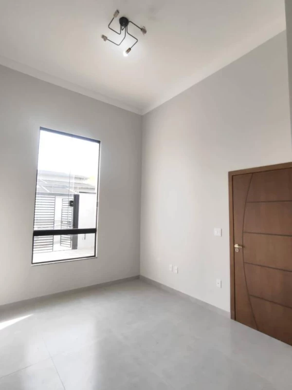 Foto 3: Bela casa recém construída na Esplanada Independência
