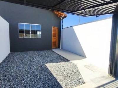 Casa 3 dormitórios com suíte em terreno de 150m2